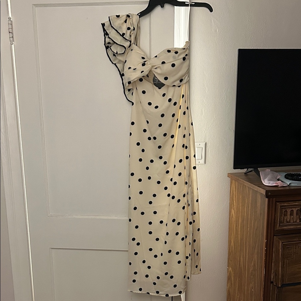 Chic One Shoulder Polka Dot Dress